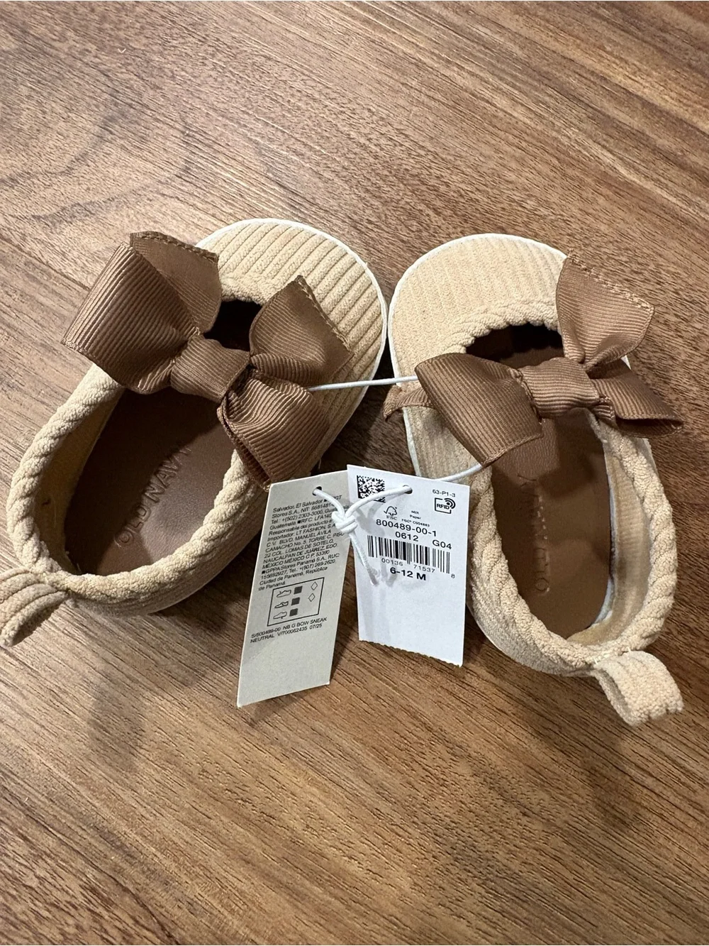 Old Navy corduroy baby shoes with bow